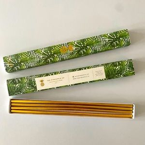 The Pineapple Co gold metal straws